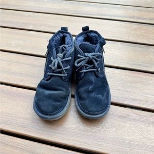 Ugg low laced boot navy blue size 4